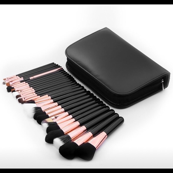 NWT Makeup Brush Set (29 piece with Case) No Logo - Picture 2 of 7